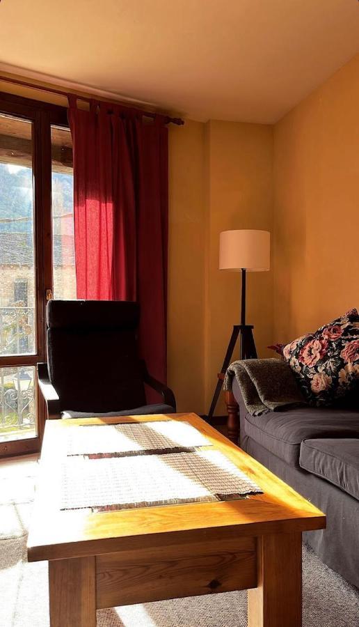 Apartamentos Turisticos San Juan De La Pena Santa Cruz de la Serós Exteriör bild