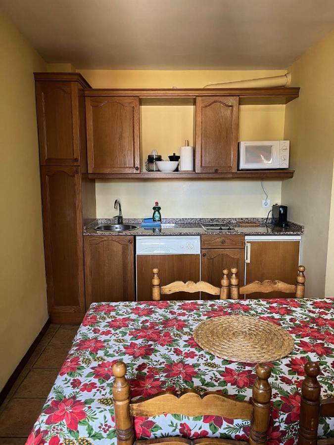Apartamentos Turisticos San Juan De La Pena Santa Cruz de la Serós Exteriör bild
