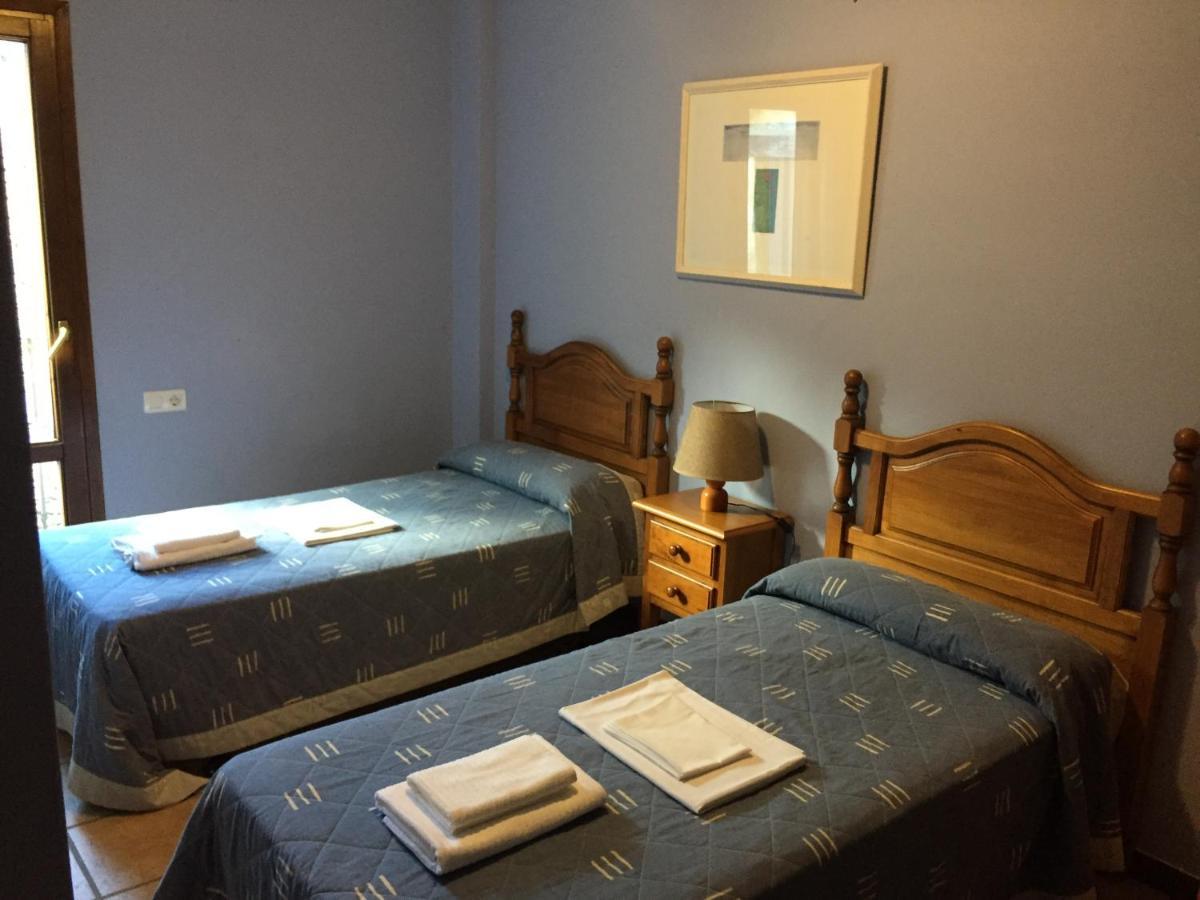 Apartamentos Turisticos San Juan De La Pena Santa Cruz de la Serós Exteriör bild