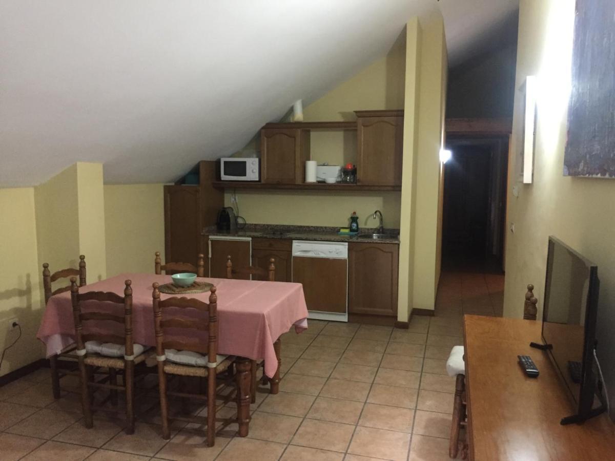 Apartamentos Turisticos San Juan De La Pena Santa Cruz de la Serós Exteriör bild