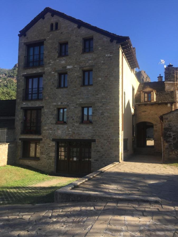 Apartamentos Turisticos San Juan De La Pena Santa Cruz de la Serós Exteriör bild