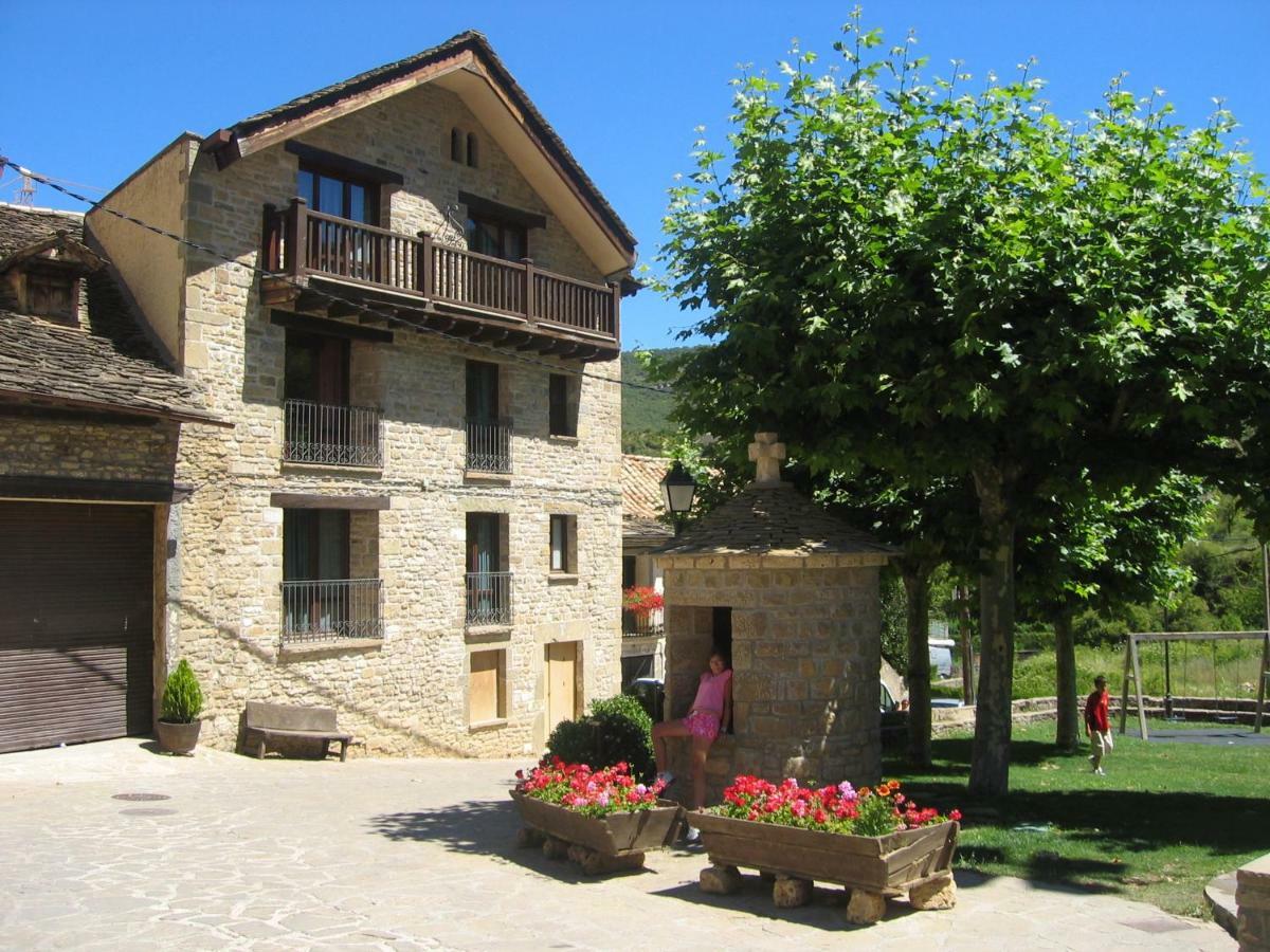 Apartamentos Turisticos San Juan De La Pena Santa Cruz de la Serós Exteriör bild